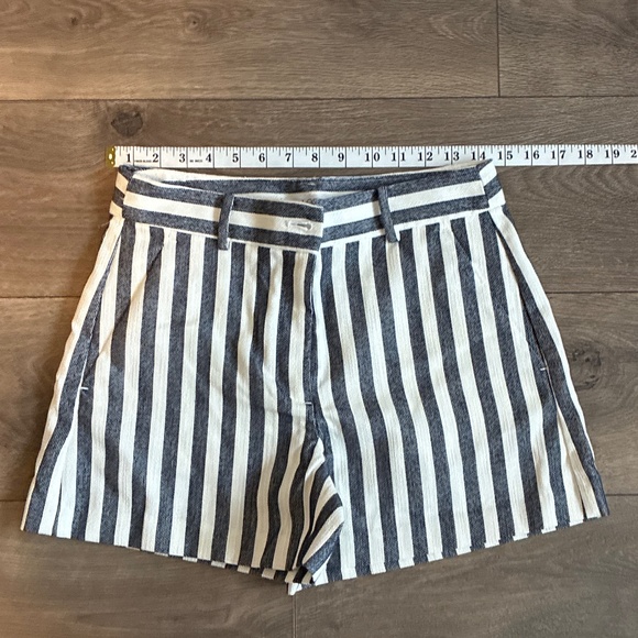 Loft new with tags striped shorts - Picture 2 of 3